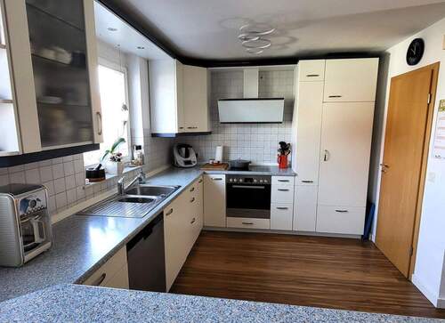 Küche 1. OG Tür Speisekammer - 