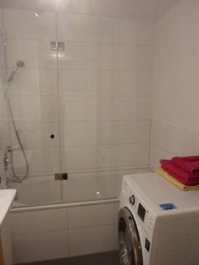 Wanne und komb. Wasch- / Trockenautomat - 