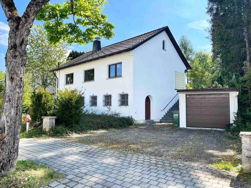 Bild 1 - Rohdiamant in begehrtester Lage der Stadt