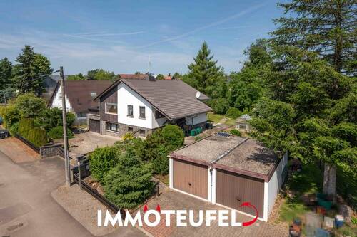 Blick auf das Grundstück - 5 Zimmer Einfamilienhaus zum Kaufen in Zwickau