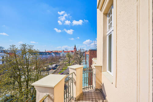 Blick vom Balkon 2 auf Rathaus - 