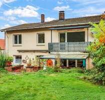 Modernisiert, großzügig, einzugsbereit - Ihr ideales Mehrgenerationenhaus in Lage!