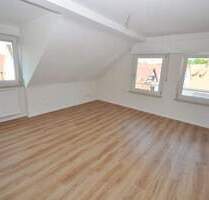 Öhningen: 3½ Dachgeschoss-Wohnung mit EBK- ohne Balkon - sofort frei
