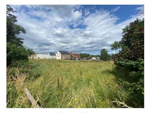 Von der Straße - Grundstück in Neundorf zum Kaufen