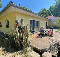 Ein Traum im Bungalowstil mit zusätzlichem separatem Gästehaus eingebettet zwischen dem Bodden und dem Wald - Fuhlendorf