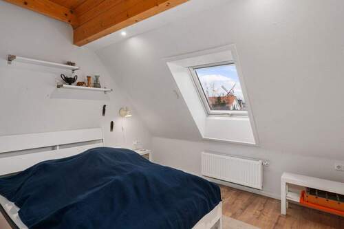 Zimmer 2 (6,99m²): Schlaf-, Kinder- Hobby- oder Arbeitszimmer, auch als Ankleide nutzbar. - 