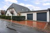 Zwei separate Pkw-Garagen. - 7 Zimmer Einfamilienhaus zum Kaufen in Bremen