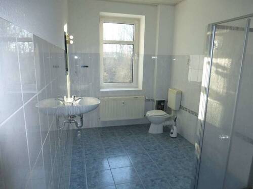 Bad1 - 6 Zimmer Etagenwohnung in Oelsnitz/Erzgeb.-Oelsnitz
