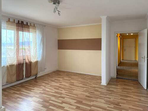 Wohnzimmer - 2 Zimmer Etagenwohnung zum Kaufen in Schwetzingen