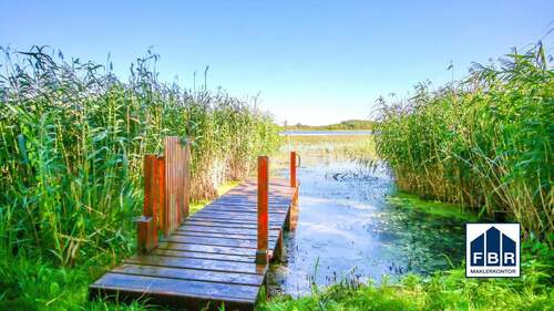 Der Bootssteg am Grundstück - 