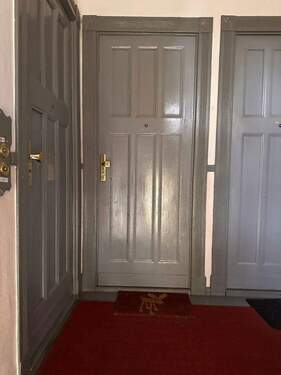 Eingangstür - 1 Zimmer Etagenwohnung in Berlin