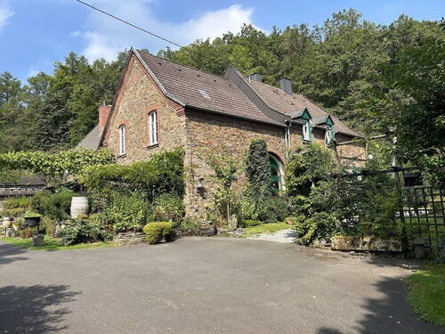 Bild 2 - 9 Zimmer Einfamilienhaus zum Kaufen in Hellenthal