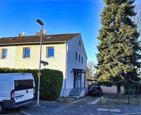 Titel 2 - Gelegenheit!! Attraktive Doppelhaushälfte auf großem Erbpachtgrundstück