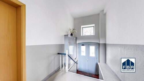 Hauseingangsbereich - 2 Zimmer Etagenwohnung in Schwerin