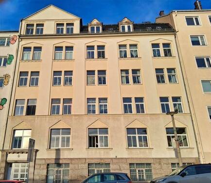 Vorderansicht - 2 Zimmer Mehrfamilienhaus, Wohnhaus zum Kaufen in Plauen