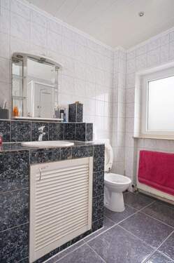 Badezimmer Ansicht 2 - 