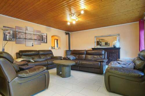 Wohnzimmer Ansicht 1 - 4 Zimmer Etagenwohnung zum Kaufen in Bretten