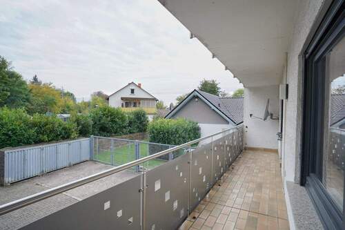 Balkon - Etagenwohnung mit 110,50 m&sup2; in Bretten zum Kaufen