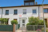 Hausansicht - Reihenmittelhaus mit 92,00 m² in Frankfurt am Main zum Kaufen