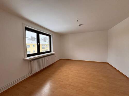 Esszimmer (Raum direkt am Wohnzimmer) - 4 Zimmer Etagenwohnung in Pinneberg