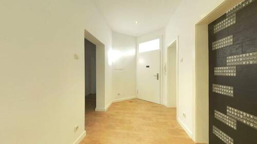 Flur - 4 Zimmer Etagenwohnung zum Kaufen in Hannover