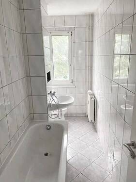 Bad - 4 Zimmer Etagenwohnung in Annaburg