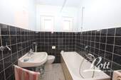 altes Badezimmer - 