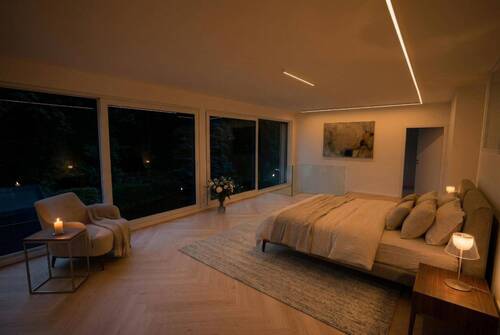 OG_Schlafzimmer_bei_Nacht_AI - 