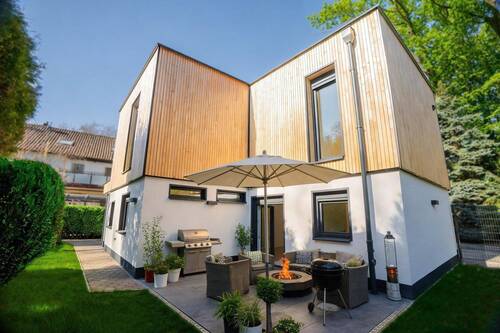 A_Terasse_bei_Tag_AI - Einfamilienhaus mit 120,00 m&sup2; in Bochum zum Kaufen