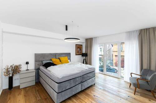 Schlafzimmer - Mehrfamilienhaus, Wohnhaus mit 600,00 m&sup2; in Neu-Isenburg zum Kaufen