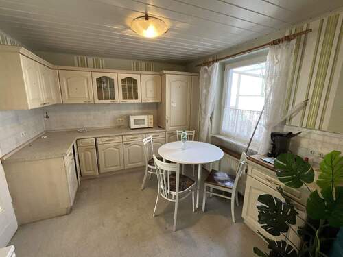 Blick in die Küche - Doppelhaushälfte mit 95,00 m&sup2; in Schönborn zum Kaufen