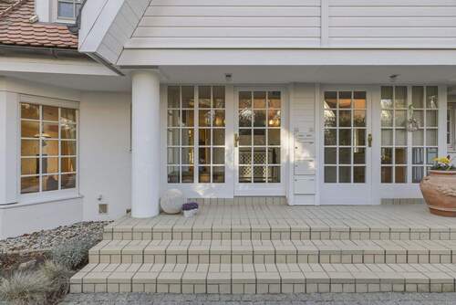 Hauseingang - 8 Zimmer Reihenmittelhaus zum Kaufen in Grünwald