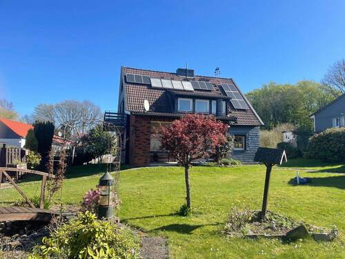 Charmantes Haus, toller Garten - Ihr neues Zuhause: Wunderschönes Einfamilienhaus mit großem Gartenparadies