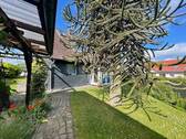 Zugang zum Haus - 4 Zimmer Einfamilienhaus zum Kaufen in Haan