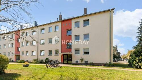 Außenansicht 1 - Charmante 3-Zimmer-Wohnung mit Balkon - hell, gepflegt und sofort bezugsfrei