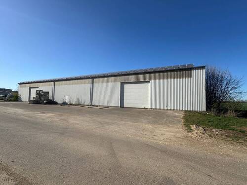 Außen - Lager Unterstellhalle im Gewerbegebiet in Nördlingen