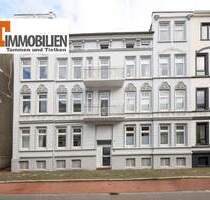 TT biete an: Stilvolle Gründerzeitwohnung in ruhiger und zentraler Lage von Heppens - liebevoll saniert, hell und mit zwei Balkonen! - Wilhelmshaven-Heppens