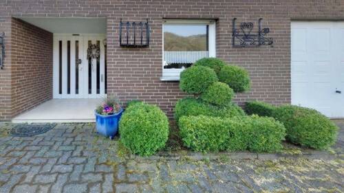 Hauseingang - 7 Zimmer Einfamilienhaus zum Kaufen in Sundern