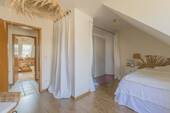 Schlafzimmer mit Zugang zur Dachterrasse - 