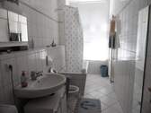 Luftiges Bad mit Fenster - 