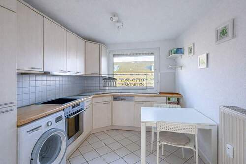 Moderne Küche - 3 Zimmer Etagenwohnung in Rellingen