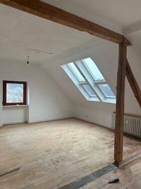 Boden nach Wahl - Saniertes Mehrfamilienhaus mit Garten und Garage