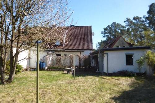 Blick von Westen - 3 Zimmer Doppelhaushälfte in Celle