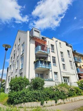 Fassade Seitlich - 3 Zimmer Etagenwohnung zum Kaufen in Hennigsdorf