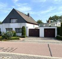 Idyllisches Einfamilenhaus mit Garage, überdachter Terrasse u. Garten in unmittelbarer Goitzschenähe - Bitterfeld-Wolfen/ Holzweißig