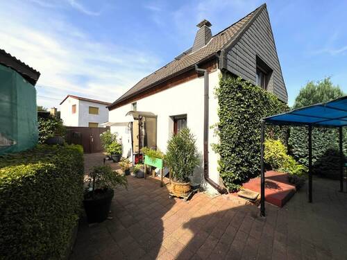 Objektrückseite - 4 Zimmer Einfamilienhaus in Bitterfeld-Wolfen/ Holzweißig