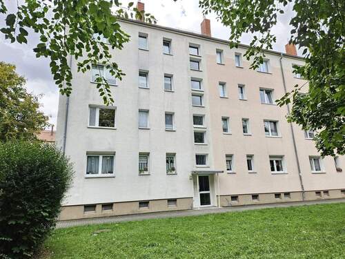 Hinteransicht - 4 Zimmer Etagenwohnung zum Kaufen in Halle