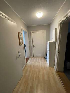 01_Flur.jpg - 3 Zimmer Etagenwohnung zur Miete in Kiel