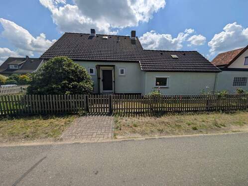 Vorderansicht - 5 Zimmer Einfamilienhaus in Celle