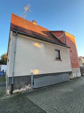 Seitliche Ansicht (Grenzbebauung) - 